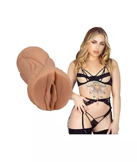 Signature Strokers Anna Claire Clouds Pocket Pussy