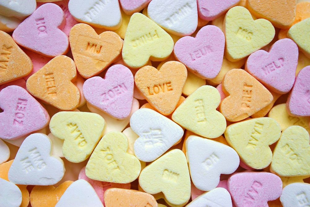 large_candy-1678933_1920.jpg