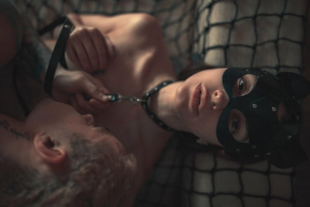 5 Full Restraint Sets to Use in the Bedroom